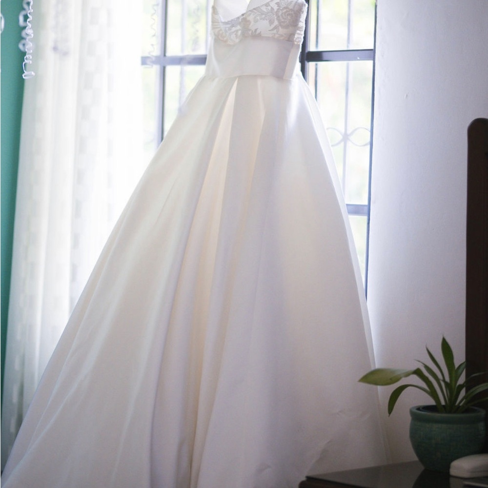 Jaxon James bridal Wedding Dress - Elegant A-Line Satin